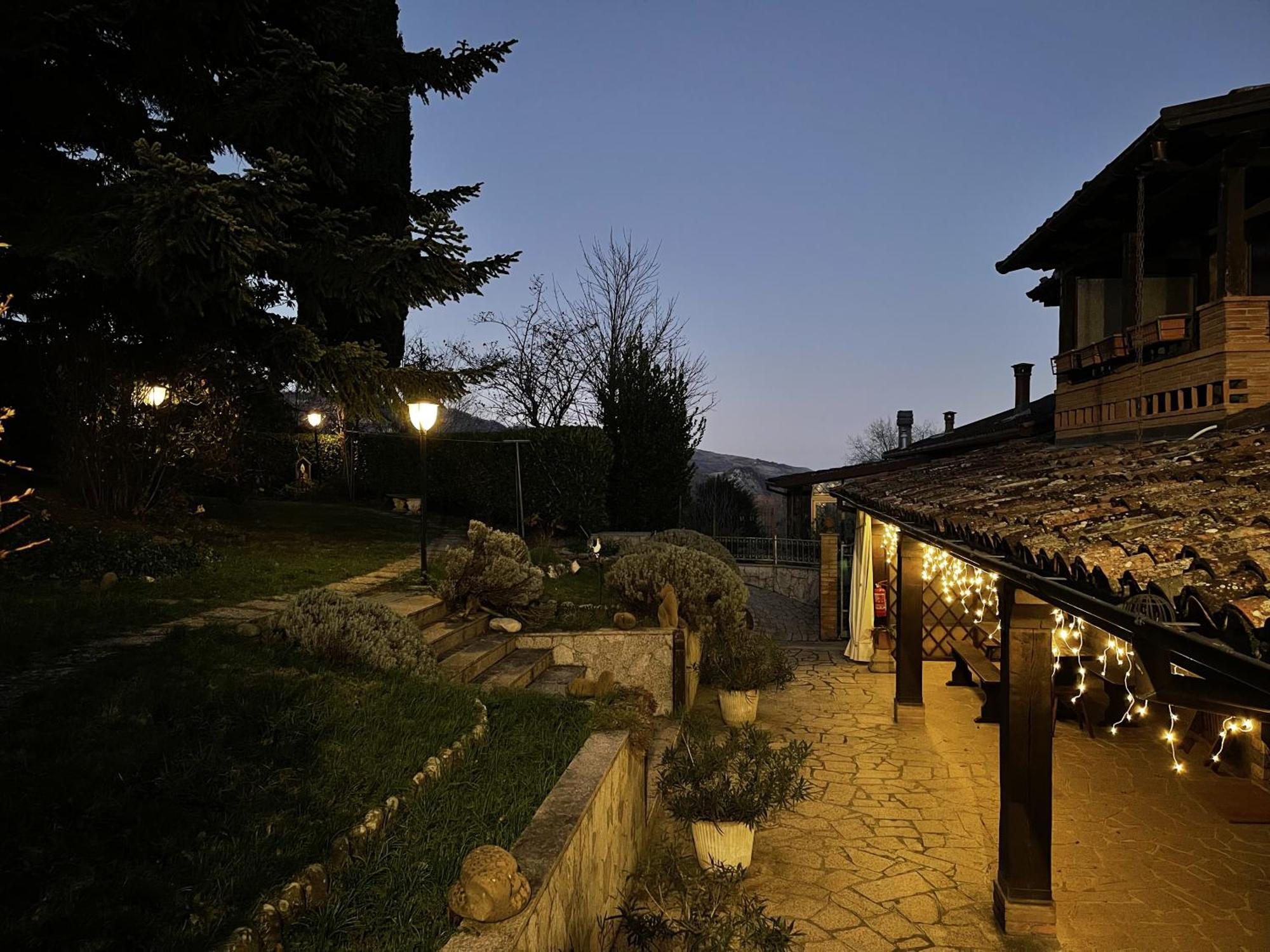 Mazzetti Country House-Vita In Campagna Con Giardino Vimignano-Chiesa Exteriör bild