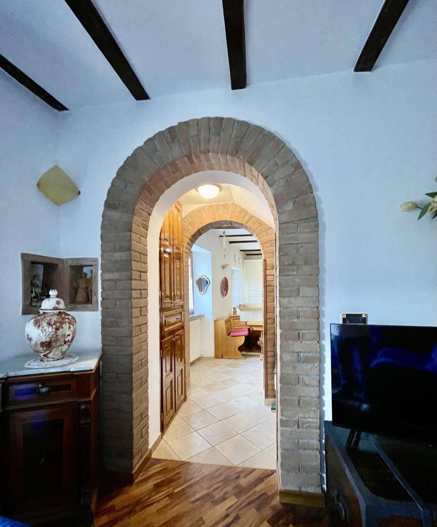 Mazzetti Country House-Vita In Campagna Con Giardino Vimignano-Chiesa Exteriör bild